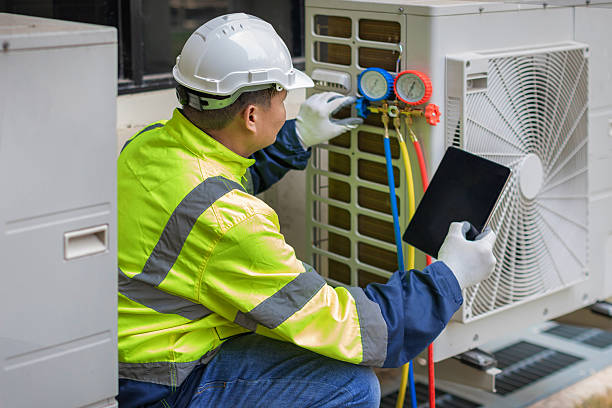 Professional Hvac technician working in Bryn Athyn, PA